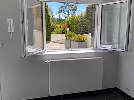 studio 25 m2 - quartier centre-ville - mérantaise