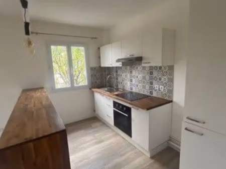 2 pièces vigneux 10' à pied de la gare