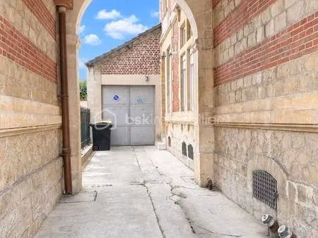 immeuble 12 pièces 374 m²