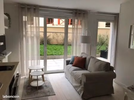 studio 1 pièce 32 m²