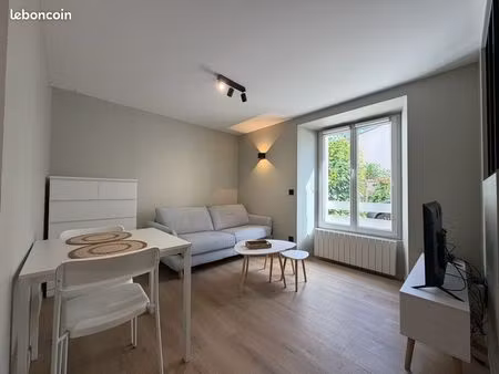 studio meublé 20 m² – moderne  calme et à 5 min du rer c + parking