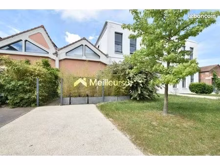 local 65 m²