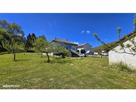villa avec grand terrain