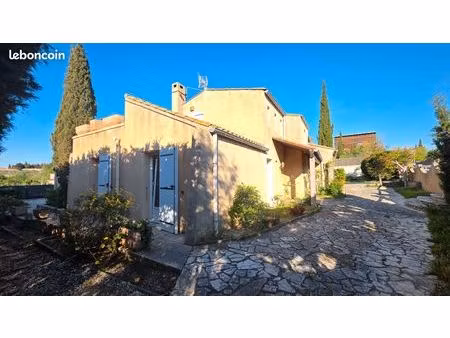 ? leucate village – maison 4 faces avec grand jardin ?