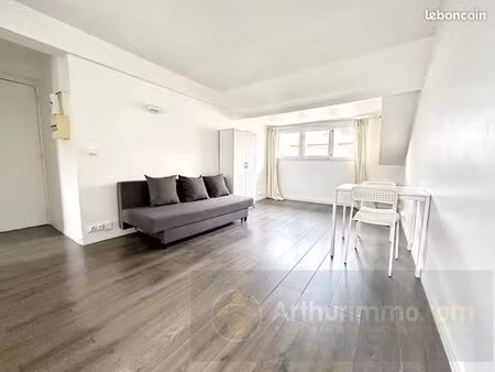 studio 1 pièce 27 m²