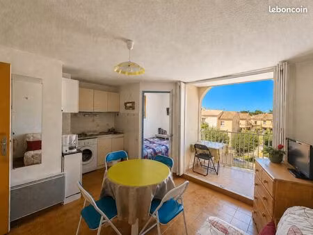 appartement avec patio voûté unique – résidence avec piscine – narbonne-plage