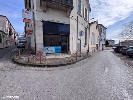 boutique 117 m² aubenas