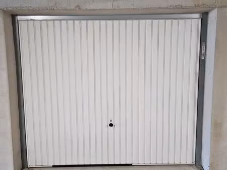 lot garage 15m2 + cave 3m2 afa à vendre dans résidence