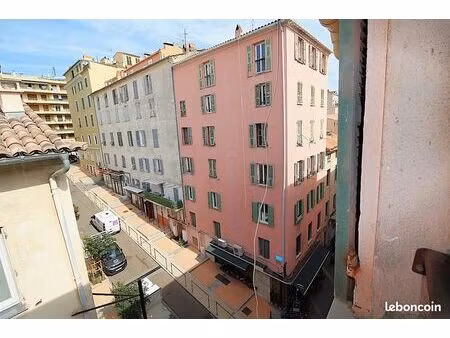 studio 1 pièce 29 m²