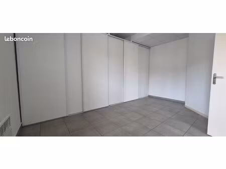 bureaux 87 m² épiais-lès-louvres