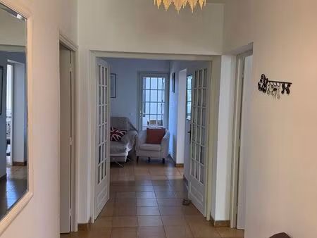 borgo  maison 330 m² au sol  9 chambres  3 séjours  3 cuisines  répartis sur 3 niveaux  un