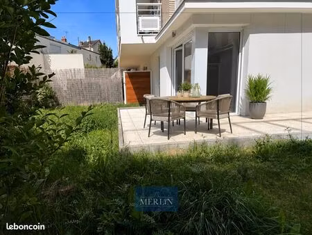 appt 3 pièces 67m² + jardin privatif 41m² et terrasse 15m² plein sud-ouest. jamais habité.