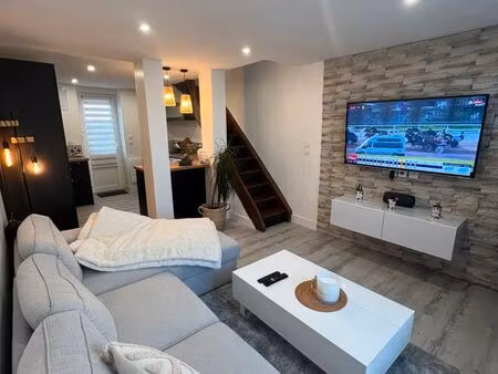 ? à louer – charmante petite maison de ville meublée à troarn