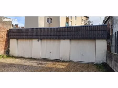 garage fermé cartier calme