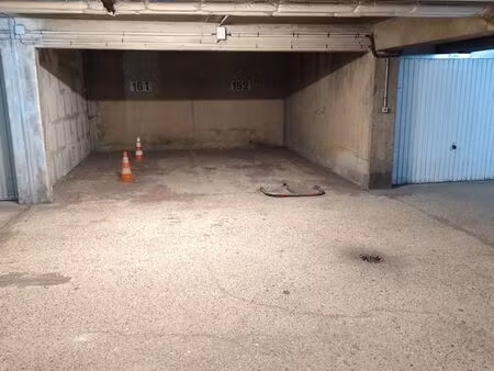 parking boxable - futur tramway - stade de france