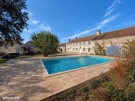 propriété 10 pièces 262 m²