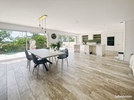 villa 5 pièces 146 m²