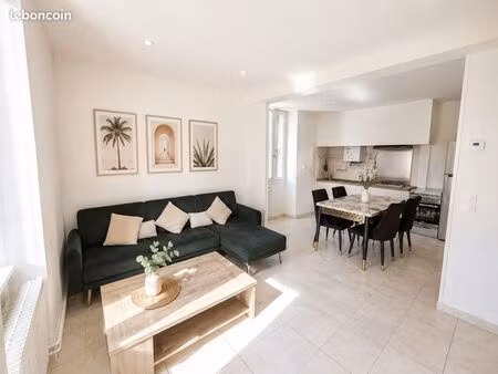 appartement t3 lumineux avec parking privé- narbonne ville- proche gare
