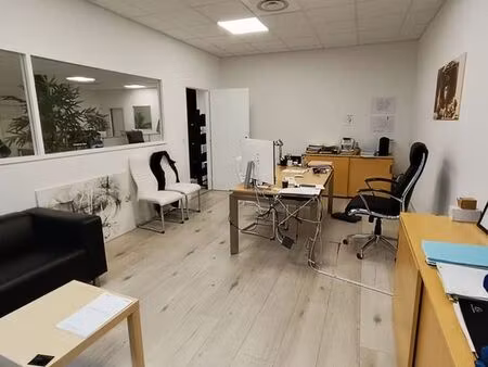 bureaux 186 m² six fours les plages