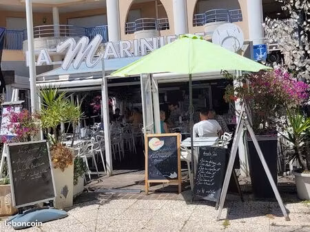 murs commerciaux libres port frejus 51m²