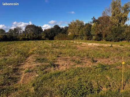 terrain 800 m² assencieres