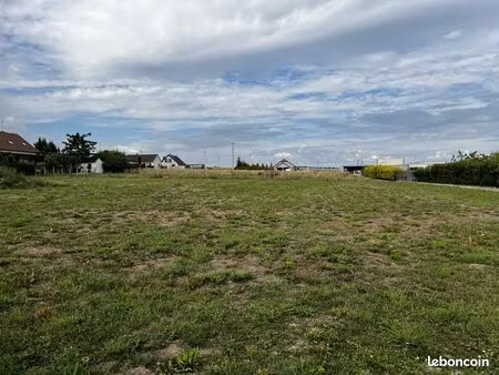 terrain 689 m² sainte maure