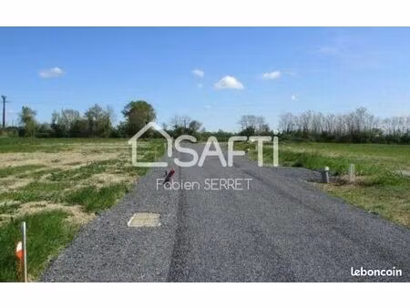 terrain 685 m² missy