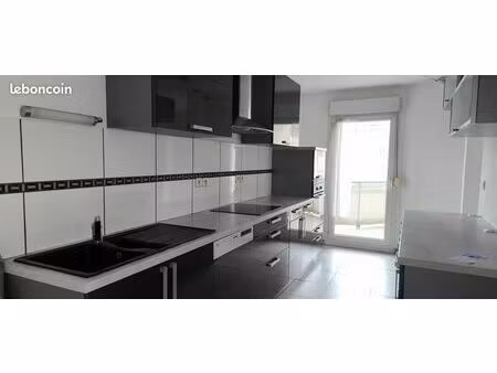 t3 confortable de 73m² dans résidence avec garage