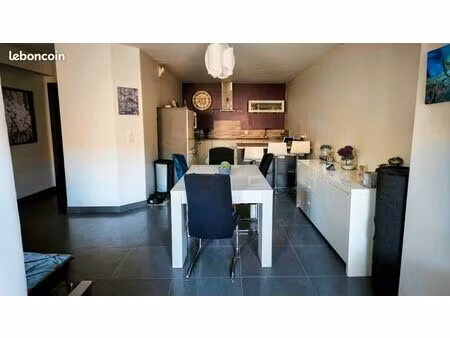 t4 75 m2 avec ascenseur vieille ville