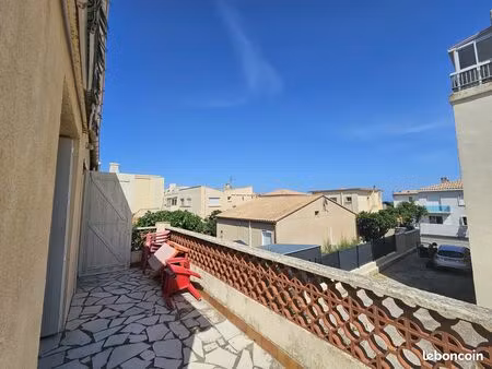 t4 de 60 m² avec grande terrasse  parking privé – à 100 m de la plage