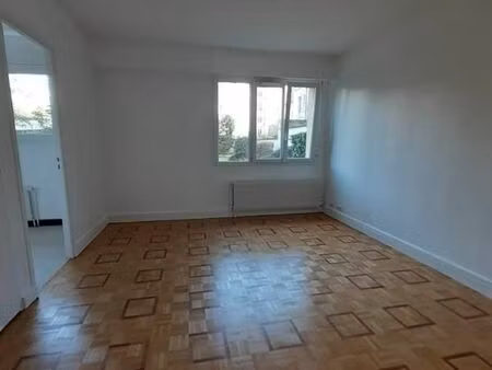 studio 1 pièce 27 m²