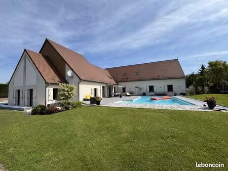 maison 10 pièces 308 m²
