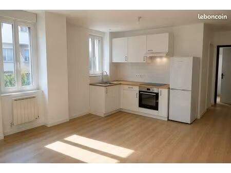 t3 rénové 42 m² – centre-ville decazeville – lumineux