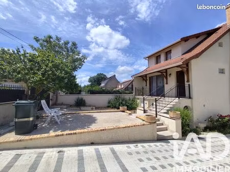 immeuble 216 m² la ville-du-bois