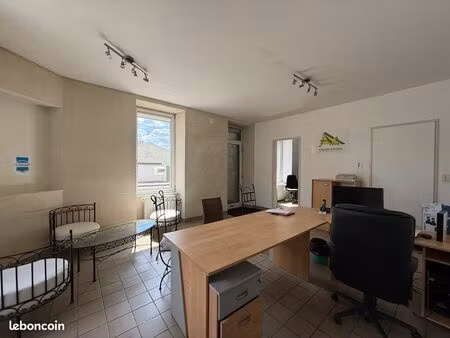 bureaux 60 m² cognac