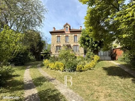 propriété 8 pièces 153 m²
