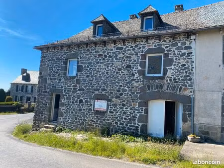 belle maison en pierre au cœur de l’aubrac