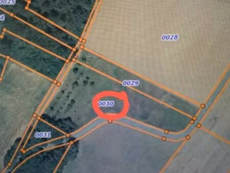 terrain de 6 000m2