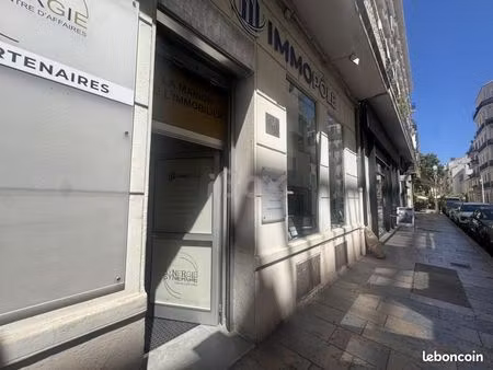 commerce 109 m²