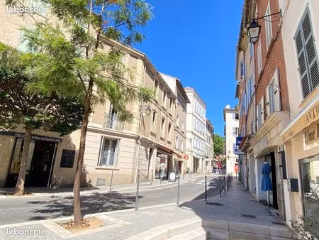 local commercial 40 m2 centre-ville ollioules. emplacement premium