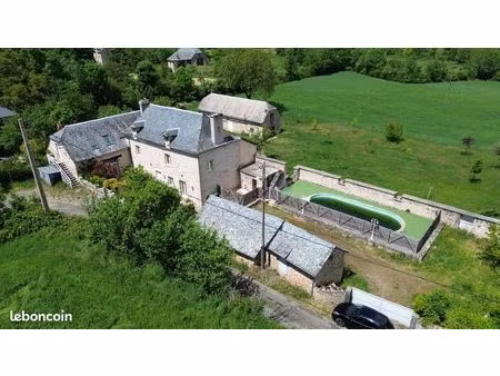 propriété 8 pièces 254 m²