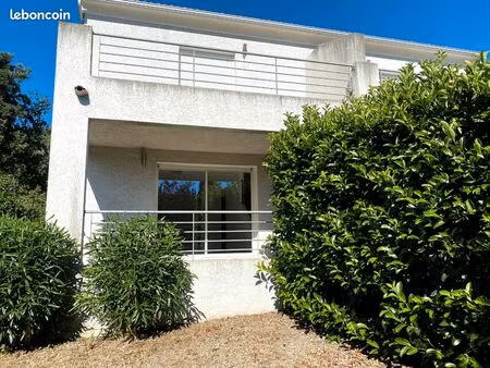 villa mitoyenne t3 climatisée de 75 m² avec jardin privatif
