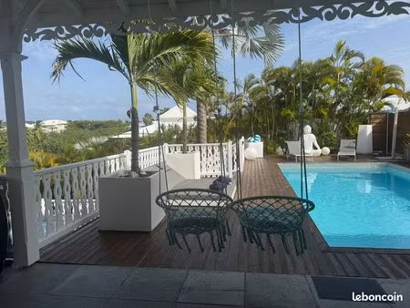 villa d’exception à saint-françois 300 m² meublée avec piscine et jacuzzi – résidence bell