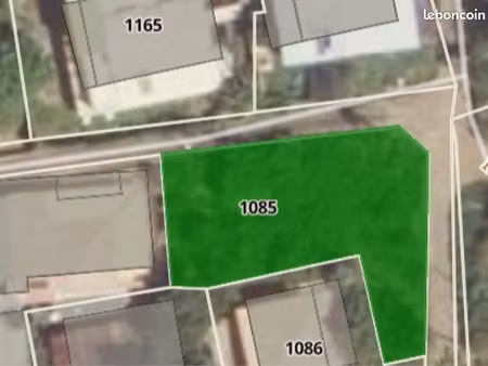 terrain 384m2 baillif