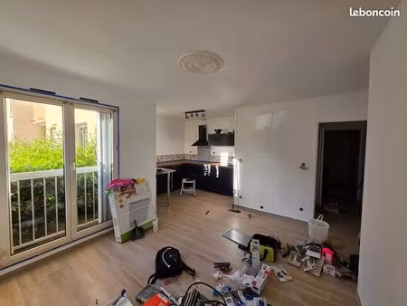 location - studio f1 30.3m²