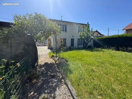 maison 6 pièces 130 m²
