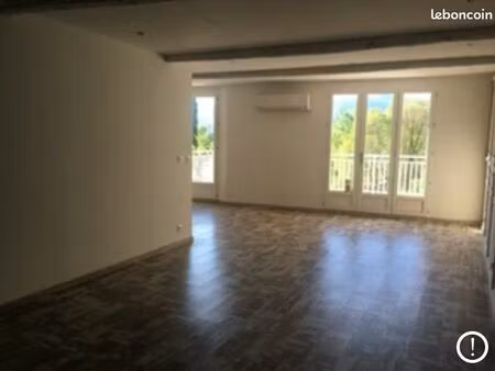 t3 de 70 m2 à l'entrée de pignans