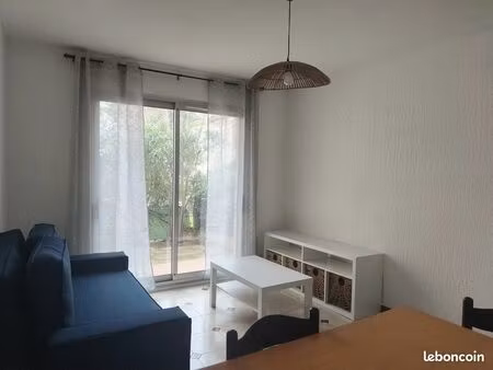 bel appartement avec terrasse en rez-de-chaussé – six-fours-les-plages