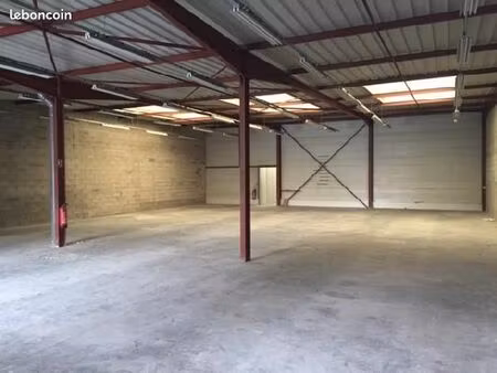 local industriel 562 m²