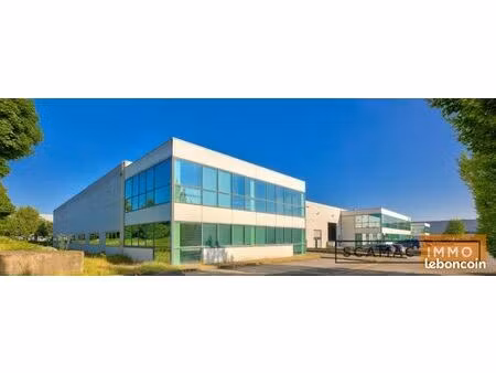 local d'activité 1 332 m²
